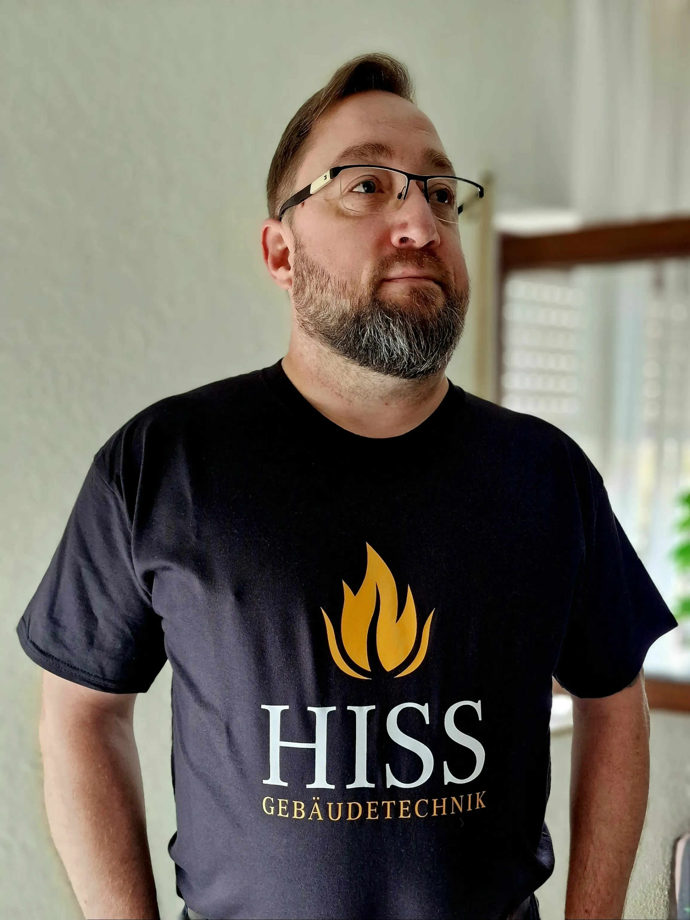 Hiss Portrait